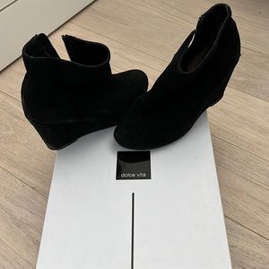 Dolce vita wedge suede bootie - size 7